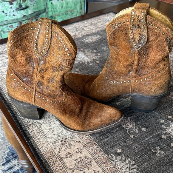 Idyllwind Distressed Suede Studded Cowboy Boots - Picture 2 of 11